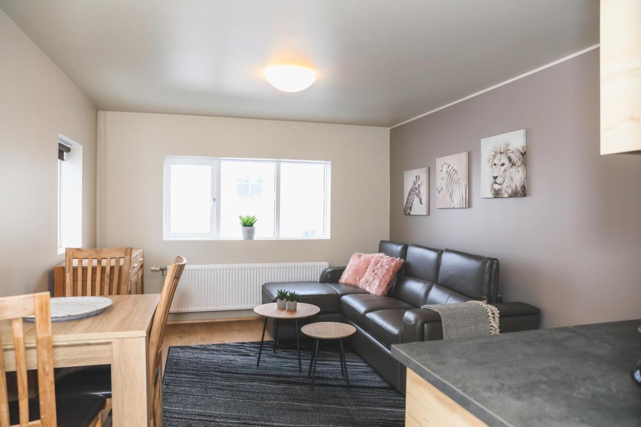 E18 Apartments Akureyri Bilik gambar