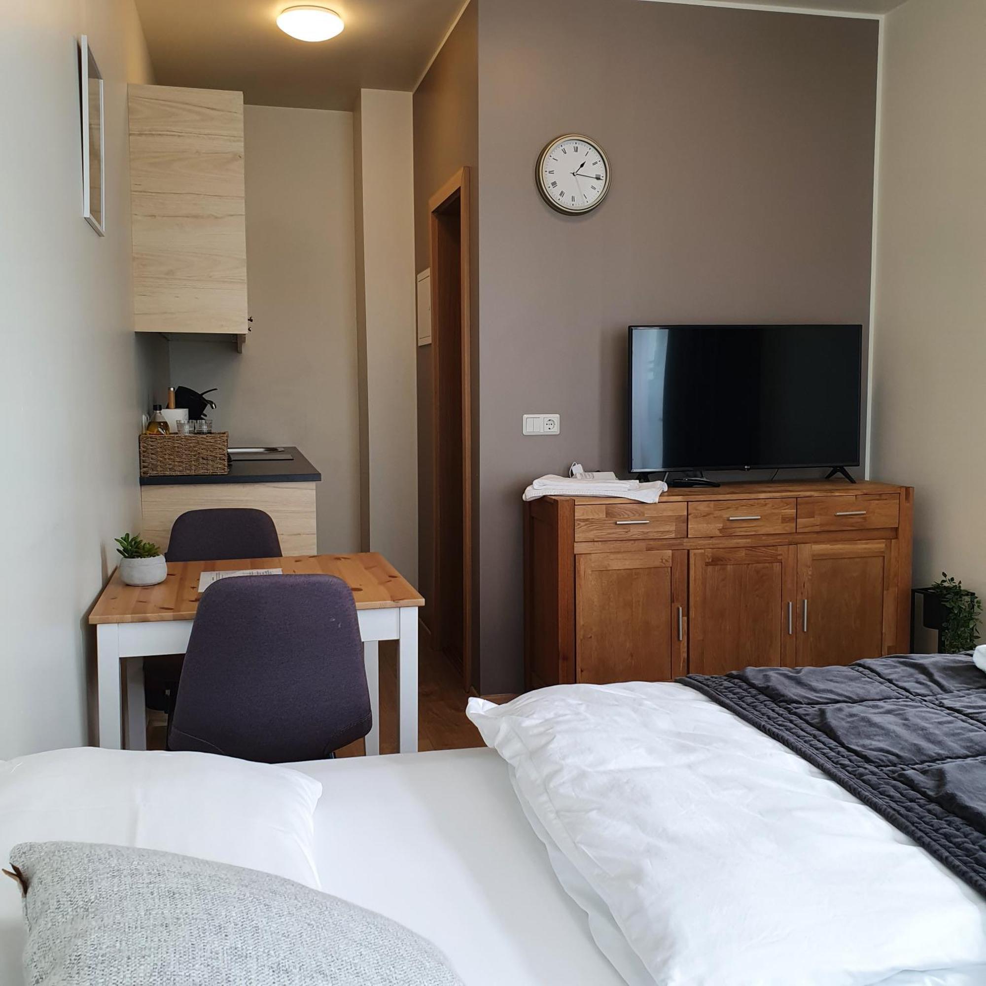 E18 Apartments Akureyri Bilik gambar